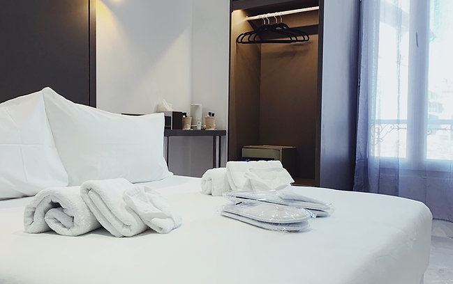 Superior double room at Hôtel Pantiero, overall view