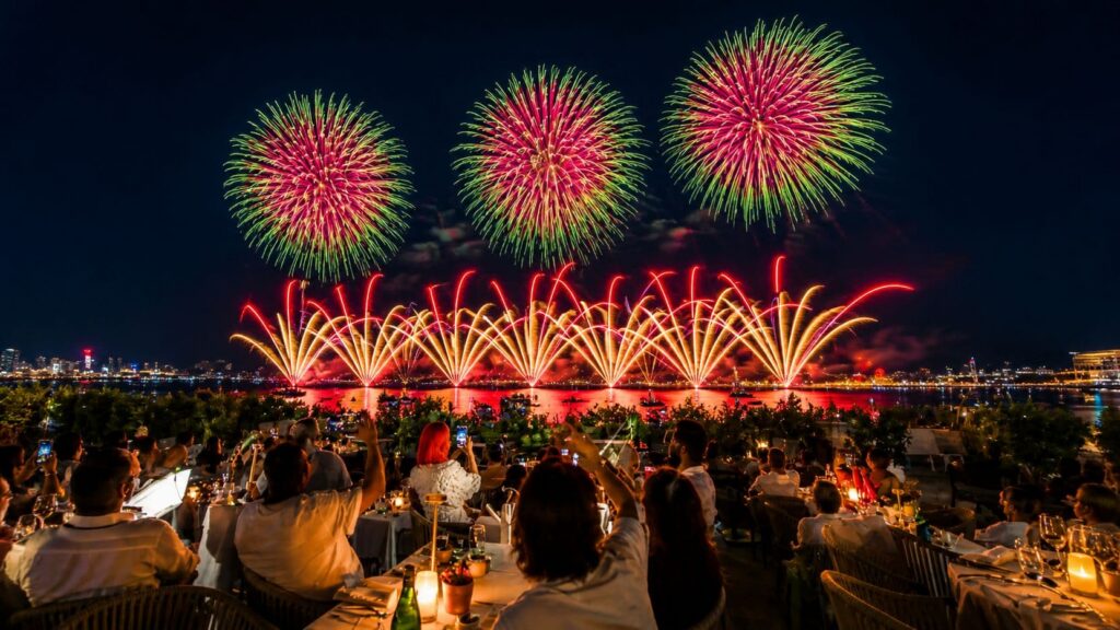 Fuochi d'artificio sulla baia di Cannes